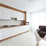 דירה New On Zhasmynova Street 5b לבוב