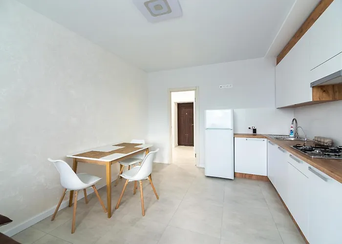 דירה New On Zhasmynova Street 5b לבוב