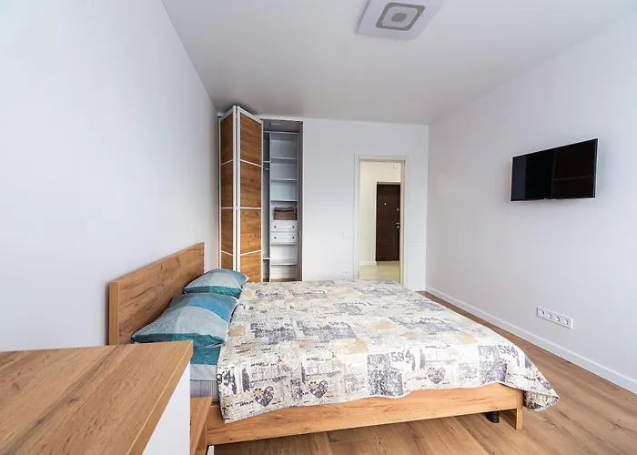 דירה New On Zhasmynova Street 5b לבוב